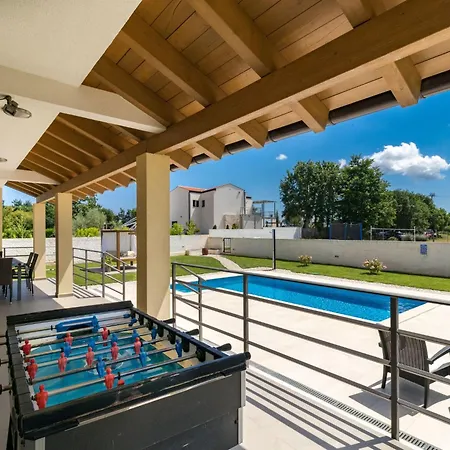 Holiday home In Mit Privatem Pool By Interhome Jursici