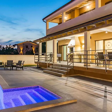 In Mit Privatem Pool By Interhome Holiday home *