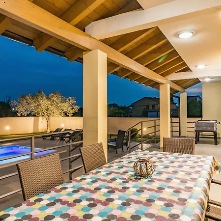 In Mit Privatem Pool By Interhome Holiday home
